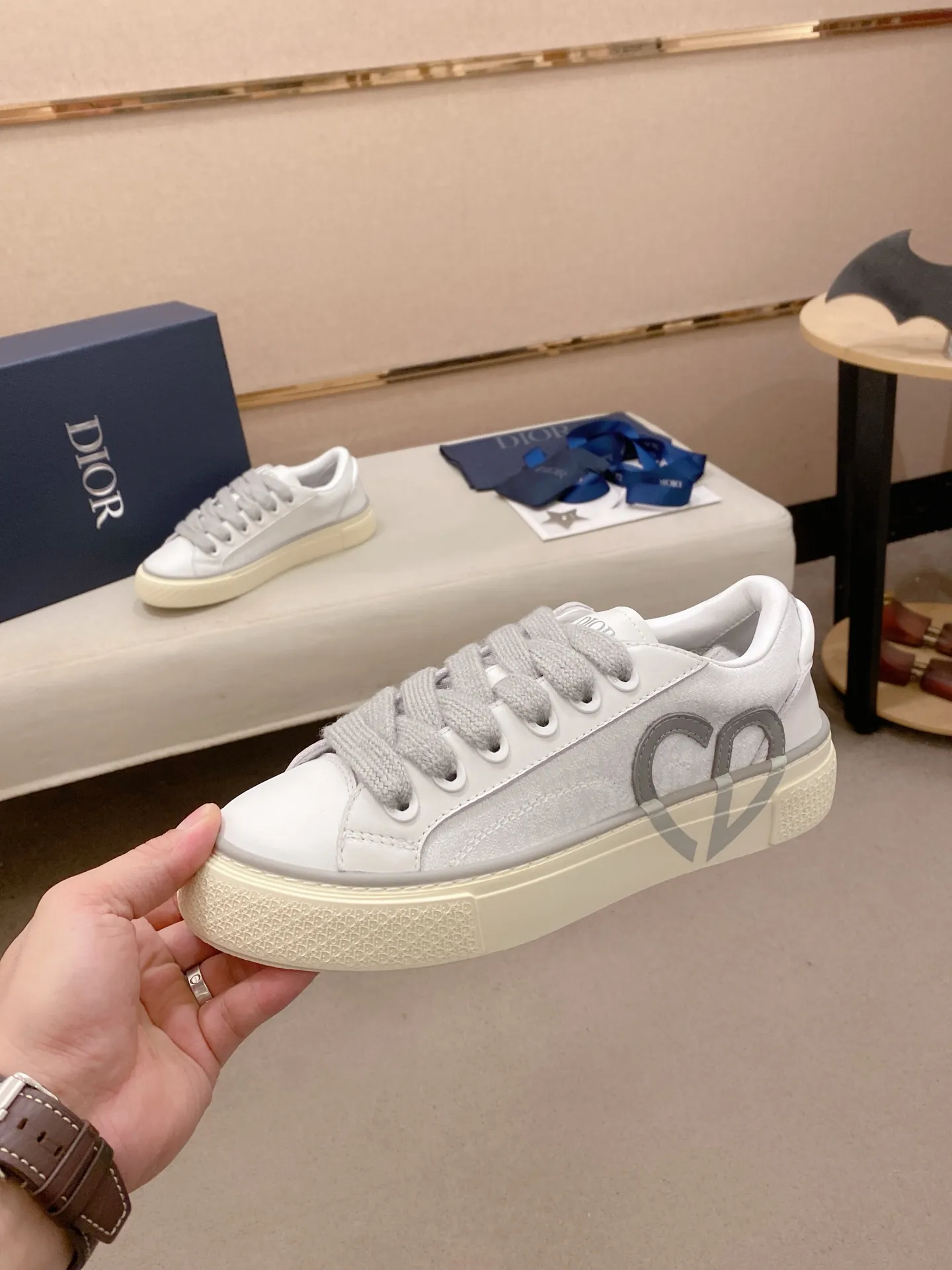 Factory price: 300 Men's shoes 💰[Dior·Dior] Top 🔍Couple style 💏🔍New casual sports style couple shoes, new four-season design, perfect workmanship, lace-up lazy style to create cabinet quality, upper: imported first-layer cowhide, sheepskin lining is soft and comfortable, ultra-light TPU wear-resistant outsole, simple, versatile fashion men's shoes, excellent color code number 35--44